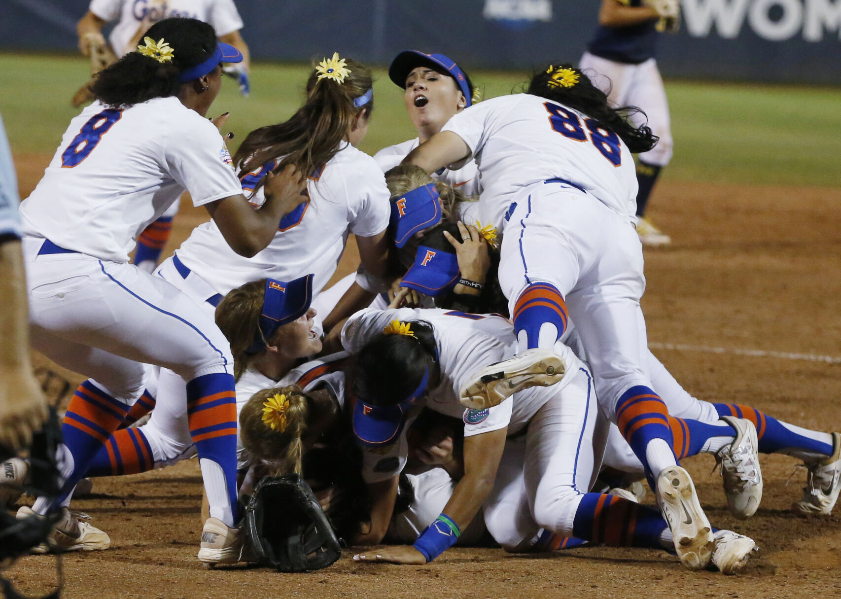 2015: Florida wins 2nd straight NCAA softball title